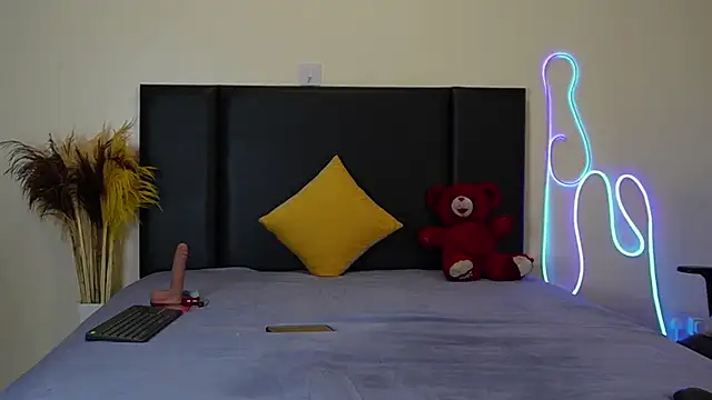 RosesRRed online show from December 15, 4:07 am