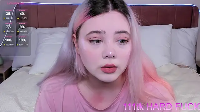 Snapshot of __KawaiiYuki__ chatting on January 10, 8:40 am   KawaiiYuki   online show from January 10, 8:40 am