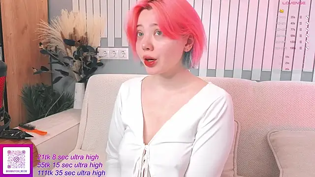 Snapshot of __KawaiiYuki__ chatting on December 1, 6:29 am KawaiiYuki online show from December 1, 6:29 am