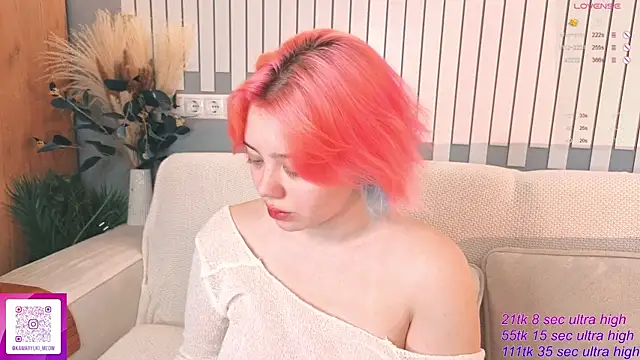 Snapshot of __KawaiiYuki__ chatting on December 5, 6:33 am KawaiiYuki online show from December 5, 6:33 am