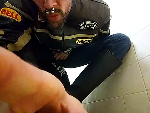 Snapshot of prolltop chatting on November 14, 7:29 am prolltop online show from November 14, 7:29 am