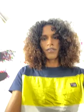 Snapshot of lau_sil chatting on October 29, 10:11 pm lau sil online show from October 29, 10:11 pm