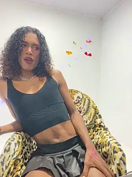 Snapshot of lau_sil chatting on February 18, 11:22 pm lau sil online show from February 18, 11:22 pm