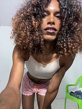 Snapshot of lau_sil chatting on February 28, 12:28 pm lau sil online show from February 28, 12:28 pm