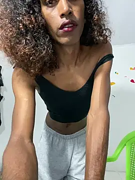 Snapshot of lau_sil chatting on March 12, 7:53 pm lau sil online show from March 12, 7:53 pm