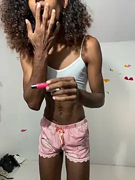 Snapshot of lau_sil chatting on March 15, 10:05 pm lau sil online show from March 15, 10:05 pm