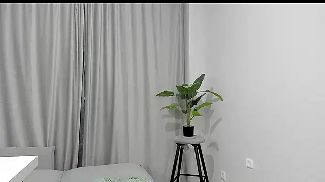 Snapshot of sarahphyllis chatting on September 11, 9:37 pm sarahphyllis online show from September 11, 9:37 pm