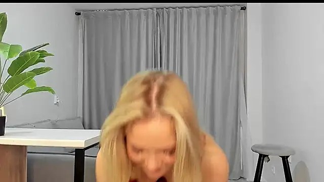 Snapshot of sarahphyllis chatting on October 3, 8:06 pm sarahphyllis online show from October 3, 8:06 pm