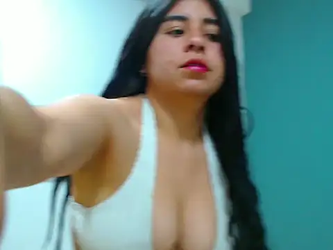 danna- roouss online show from October 6, 10:51 pm