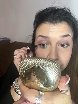 Snapshot of Novababy18 chatting on December 7, 3:47 am Novababy18 online show from December 7, 3:47 am