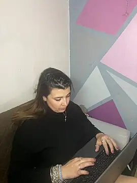 Snapshot of Novababy18 chatting on March 6, 1:27 am Novababy18 online show from March 6, 1:27 am