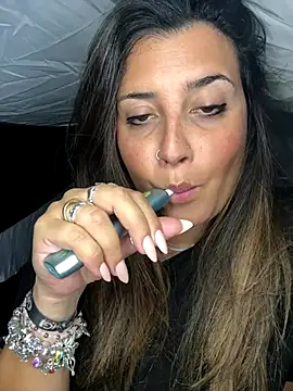 Snapshot of Novababy18 chatting on September 9, 10:20 pm Novababy18 online show from September 9, 10:20 pm