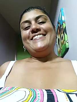 Snapshot of AlyDenalioficial chatting on January 19, 5:28 pm AlyDenalioficial online show from January 19, 5:28 pm