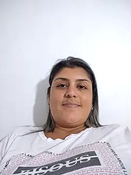 Snapshot of AlyDenalioficial chatting on January 5, 5:27 pm AlyDenalioficial online show from January 5, 5:27 pm