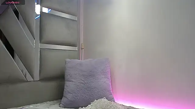 Paola Lyon  online show from February 28, 10:39 pm