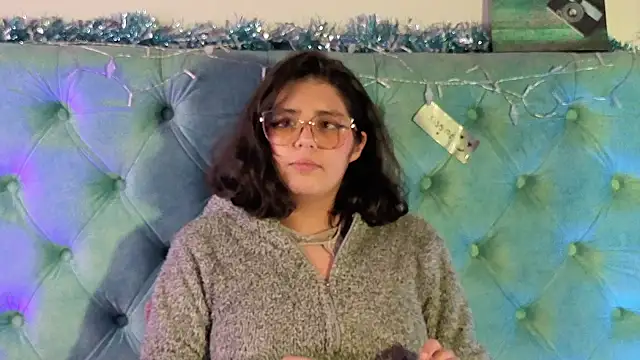 Paola Lyon  online show from January 10, 7:10 am