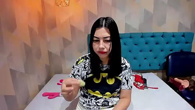 AdaFawxx online show from April 30, 8:31 am