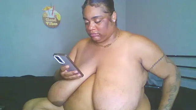 Snapshot of NaughtyHottieBBW chatting on July 8, 11:42 pm NaughtyHottieBBW online show from July 8, 11:42 pm