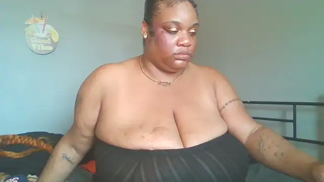 Snapshot of NaughtyHottieBBW chatting on July 19, 5:27 pm NaughtyHottieBBW online show from July 19, 5:27 pm