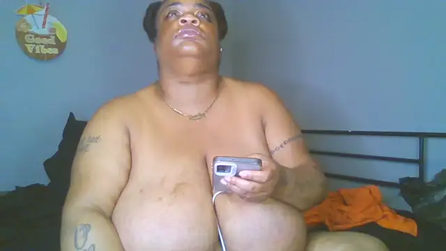 Snapshot of NaughtyHottieBBW chatting on August 2, 5:39 am NaughtyHottieBBW online show from August 2, 5:39 am