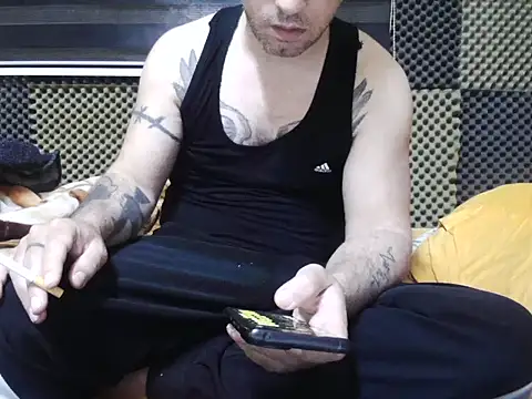 Snapshot of Arabeyes chatting on November 2, 3:42 am Arabeyes online show from November 2, 3:42 am