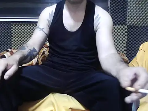 Snapshot of Arabeyes chatting on November 15, 2:42 am Arabeyes online show from November 15, 2:42 am