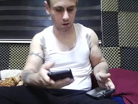 Snapshot of Arabeyes chatting on November 24, 4:18 pm Arabeyes online show from November 24, 4:18 pm