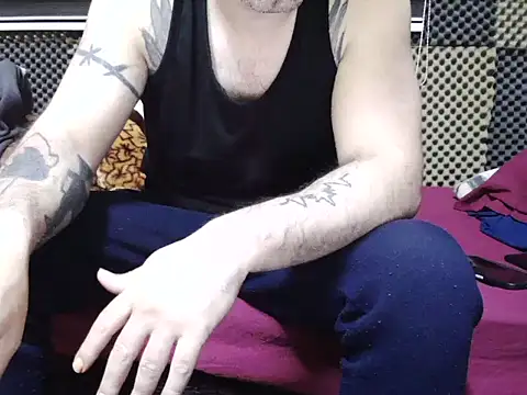 Snapshot of Arabeyes chatting on December 19, 5:20 pm Arabeyes online show from December 19, 5:20 pm