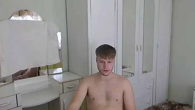 Snapshot of Zoro1999 chatting on December 10, 10:49 am Zoro1999 online show from December 10, 10:49 am