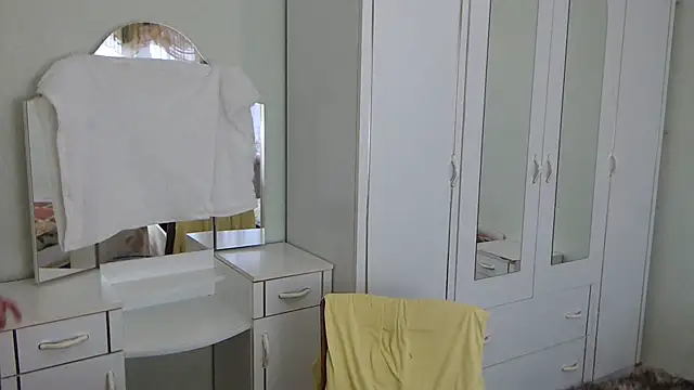 Snapshot of Zoro1999 chatting on December 11, 11:08 am Zoro1999 online show from December 11, 11:08 am