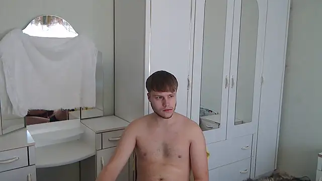 Snapshot of Zoro1999 chatting on January 16, 10:32 am Zoro1999 online show from January 16, 10:32 am