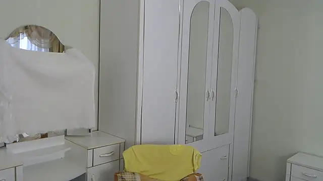 Snapshot of Zoro1999 chatting on March 19, 1:07 pm Zoro1999 online show from March 19, 1:07 pm