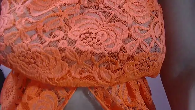 nadescomthxx online show from February 1, 1:12 am