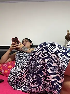 Snapshot of my-kitty chatting on May 24, 9:20 pm my-kitty online show from May 24, 9:20 pm