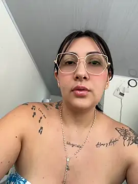 Snapshot of my-kitty chatting on June 17, 9:05 pm my-kitty online show from June 17, 9:05 pm