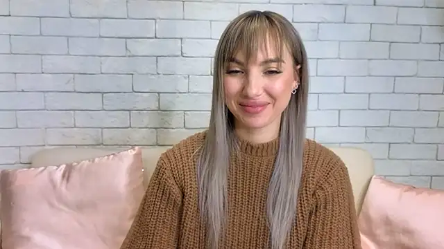 Snapshot of MiaMinx chatting on February 11, 4:55 am MiaMinx online show from February 11, 4:55 am