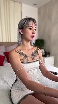 Snapshot of MiaMinx chatting on November 14, 12:09 am MiaMinx online show from November 14, 12:09 am