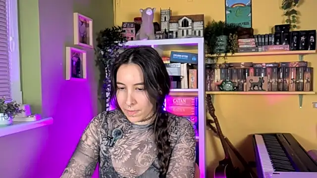 LelianaHazel online show from January 13, 4:01 pm