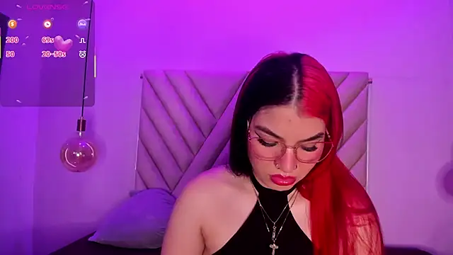 EmmaSwift  online show from September 16, 2:01 am