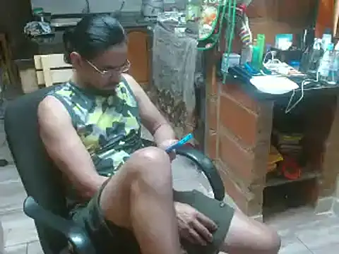 Snapshot of Dr_Pocholate84 chatting on January 8, 5:27 am Dr Pocholate84 online show from January 8, 5:27 am