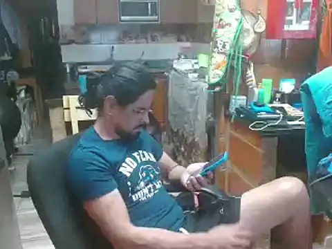 Snapshot of Dr_Pocholate84 chatting on January 9, 1:50 am Dr Pocholate84 online show from January 9, 1:50 am