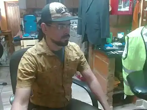 Snapshot of Dr_Pocholate84 chatting on January 9, 5:54 pm Dr Pocholate84 online show from January 9, 5:54 pm