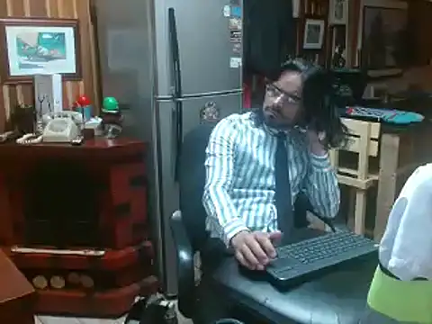 Snapshot of Dr_Pocholate84 chatting on January 10, 1:52 pm Dr Pocholate84 online show from January 10, 1:52 pm