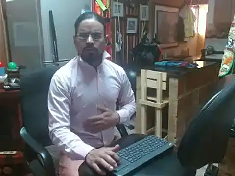 Snapshot of Dr_Pocholate84 chatting on January 14, 7:11 pm Dr Pocholate84 online show from January 14, 7:11 pm