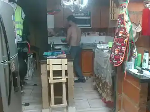 Snapshot of Dr_Pocholate84 chatting on January 15, 2:17 am Dr Pocholate84 online show from January 15, 2:17 am