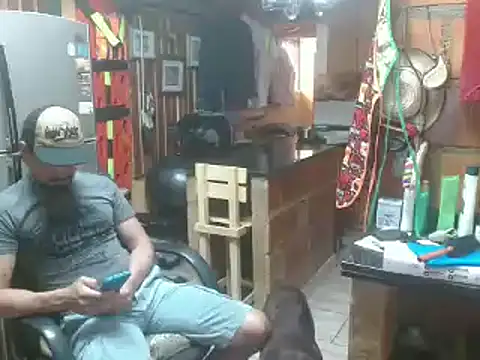 Snapshot of Dr_Pocholate84 chatting on January 15, 6:08 pm Dr Pocholate84 online show from January 15, 6:08 pm