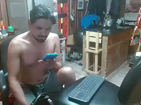 Snapshot of Dr_Pocholate84 chatting on January 16, 3:34 am Dr Pocholate84 online show from January 16, 3:34 am