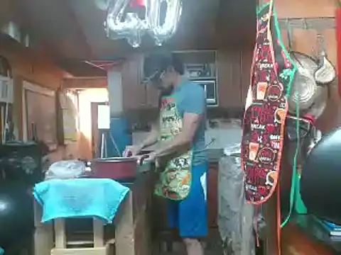 Snapshot of Dr_Pocholate84 chatting on January 26, 7:52 pm Dr Pocholate84 online show from January 26, 7:52 pm