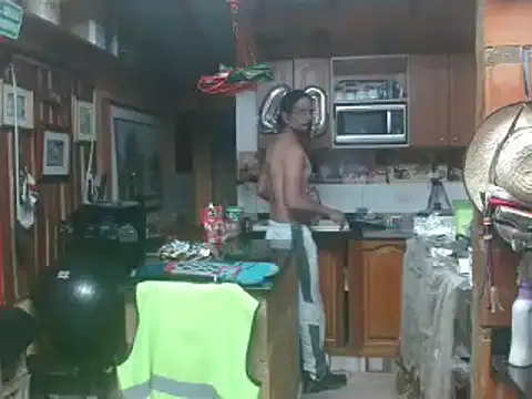 Snapshot of Dr_Pocholate84 chatting on February 1, 2:26 am Dr Pocholate84 online show from February 1, 2:26 am