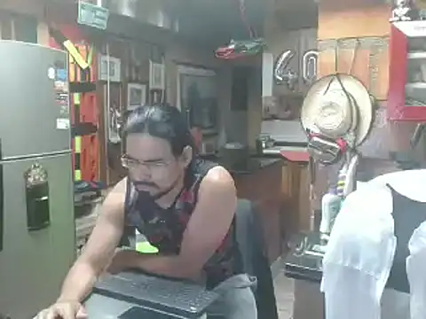 Snapshot of Dr_Pocholate84 chatting on February 3, 4:46 am Dr Pocholate84 online show from February 3, 4:46 am